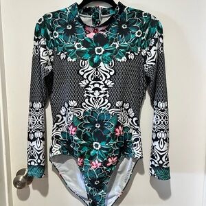 🛍️ Floral Long Sleeve One Piece Swimsuit